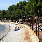 With A Parking Space Novigrad - 7121 Apartment