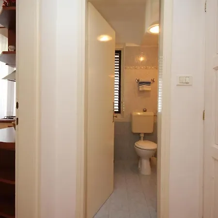 With A Parking Space Novigrad - 7121 Lägenhet